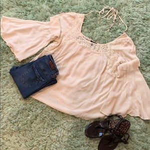 Cupid long sleeve shirt w/lace accents